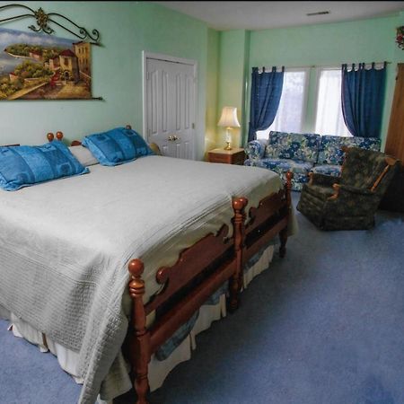 Rabbit Creek Bed & Breakfast Versailles Екстер'єр фото