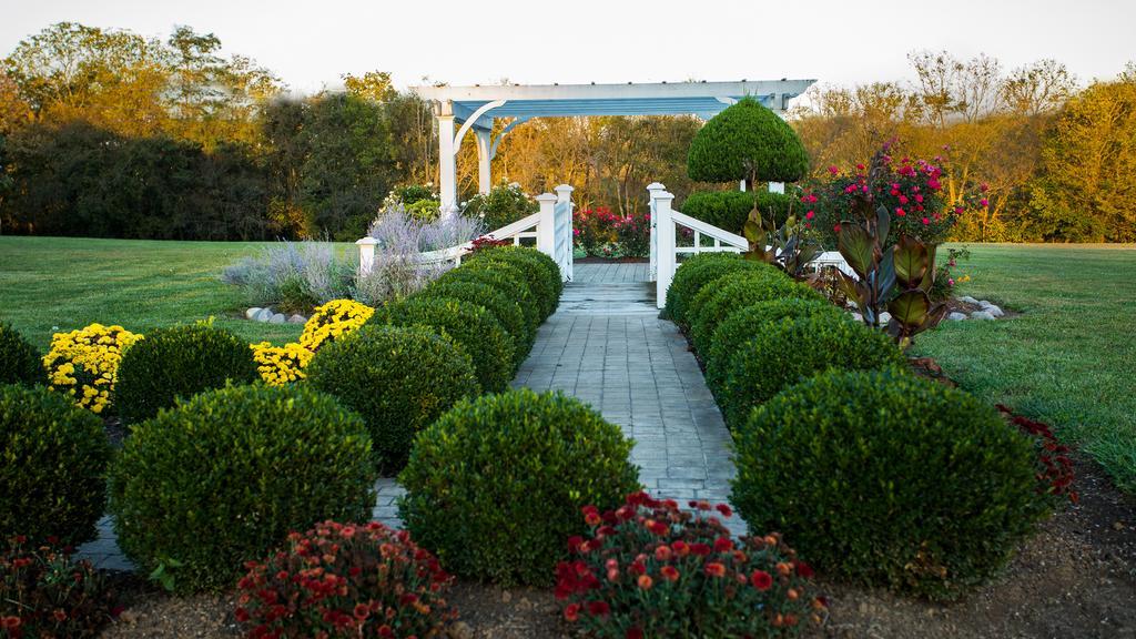 Rabbit Creek Bed & Breakfast Versailles Екстер'єр фото