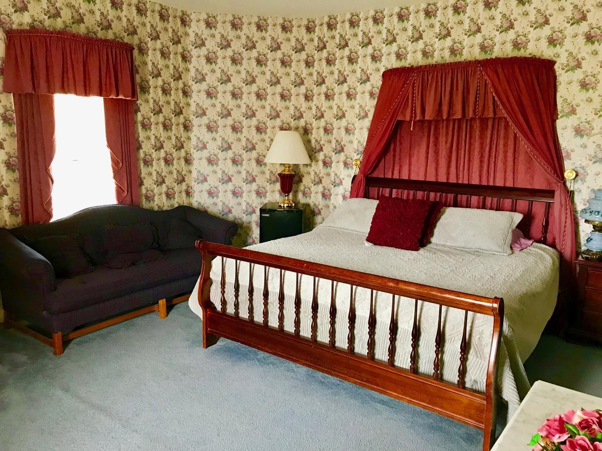 Rabbit Creek Bed & Breakfast Versailles Екстер'єр фото